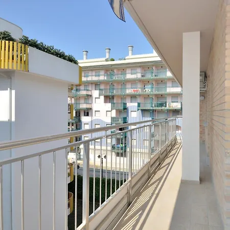 Condominio Alice 公寓 *