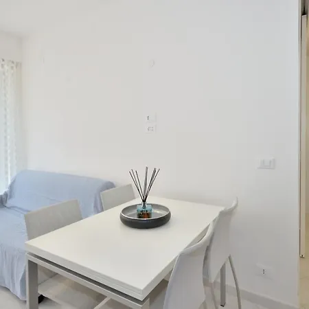 Condominio Alice 公寓 比比翁