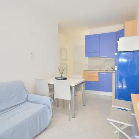 Condominio Alice 公寓 *